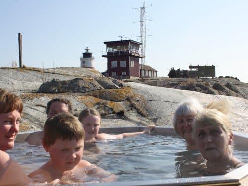Badtunna - vy mot fyren